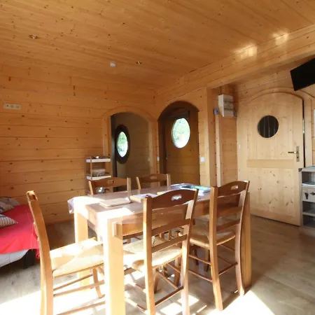 En Foret Avec Terrasse, Peche, Baignade, Et Proximite Chemins De Randonnee - Normandie - Fr-1-497-184 Holiday home