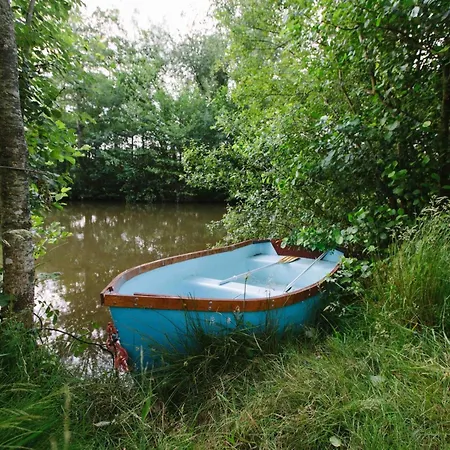 En Foret Avec Terrasse, Peche, Baignade, Et Proximite Chemins De Randonnee - Normandie - Fr-1-497-184 *